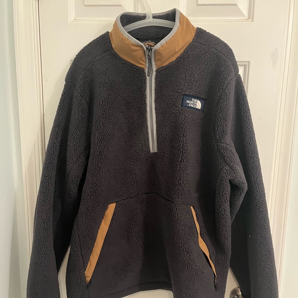 The North Face Men’s Campshire 1/2-Zip Fleece Pullover